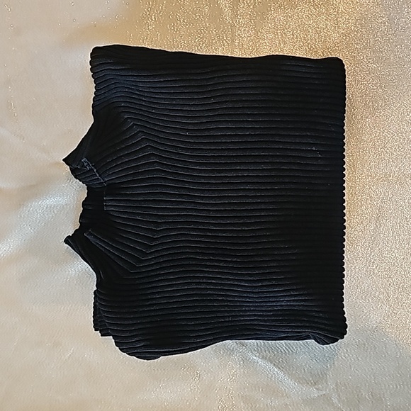 Black streach craptop - Picture 2 of 3